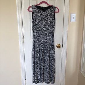 Spotted flowy dress